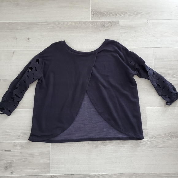 American Eagle Outfitters Size small black top - Picture 5 of 6